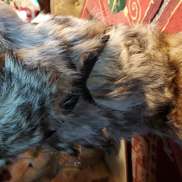 Inuit Authentic Wolf Fur Boots - Picture 7 of 16